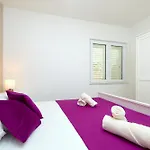 Golden Rose - Walking Distance 1 Km From Old Town Apartman *
