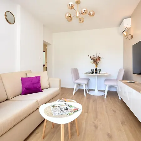 Apartament Golden Rose - Walking Distance 1 Km From Old Town Dubrownik