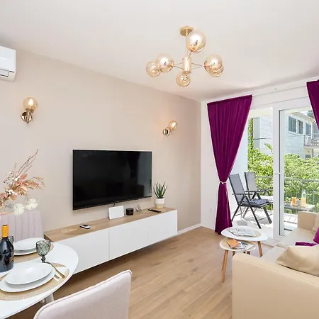 Golden Rose - Walking Distance 1 Km From Old Town Apartament *
