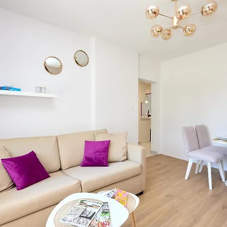 Golden Rose - Walking Distance 1 Km From Old Town Apartament *