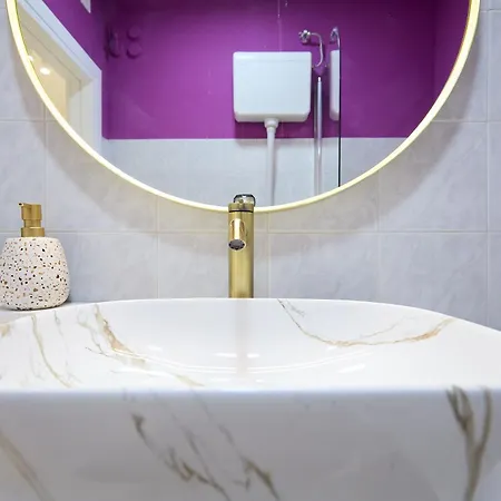 Apartament Golden Rose - Walking Distance 1 Km From Old Town