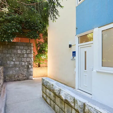 Golden Rose - Walking Distance 1 Km From Old Town