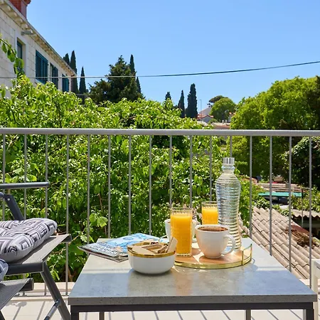 Golden Rose - Walking Distance 1 Km From Old Town Apartament *