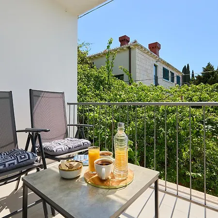 Apartament Golden Rose - Walking Distance 1 Km From Old Town Dubrownik
