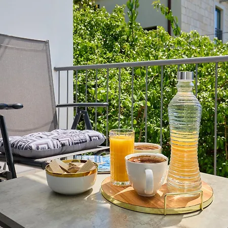 Golden Rose - Walking Distance 1 Km From Old Town *