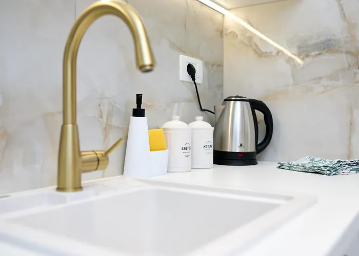 Apartman Golden Rose - Walking Distance 1 Km From Old Town *