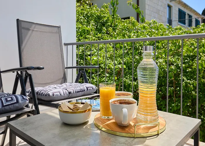 Golden Rose - Walking Distance 1 Km From Old Town *