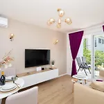 Apartman Golden Rose - Walking Distance 1 Km From Old Town *