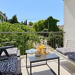 Golden Rose - Walking Distance 1 Km From Old Town